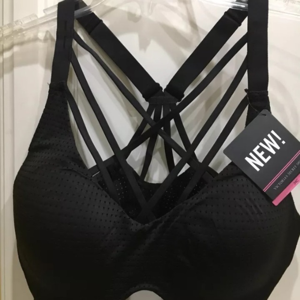 Victoria’s Secret NWT sport bra